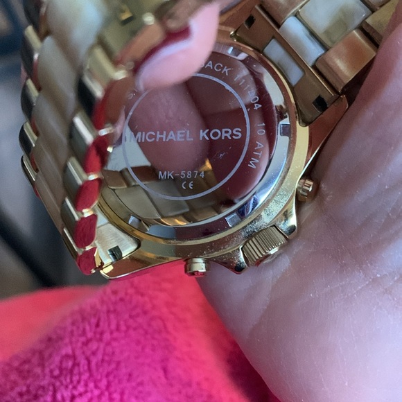 Michael Kors MK5874 Horn Actate Gold Everest Watch - Picture 4 of 9